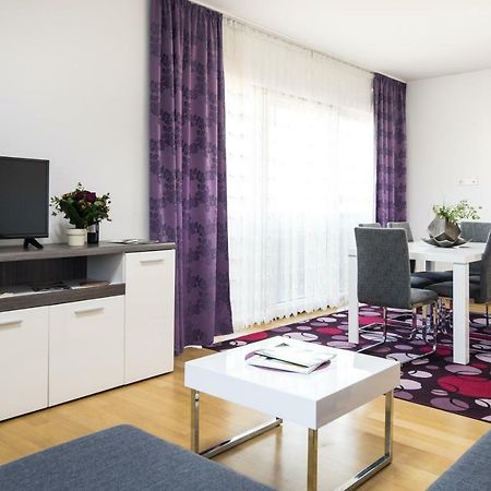 2 Bedroom Apt. In The Business Zone- Free Parking Zagreb Exterior foto