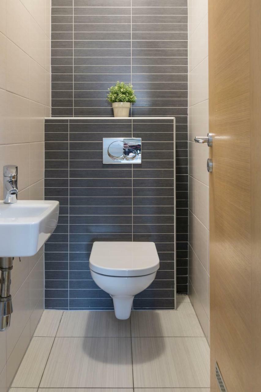 2 Bedroom Apt. In The Business Zone- Free Parking Zagreb Exterior foto